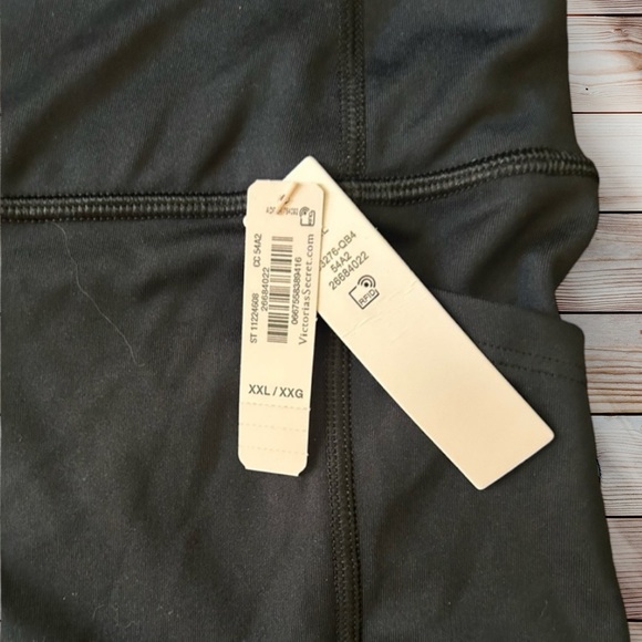 Victoria Secret, NEW. Victoria Secret plus size  workout shorts. - Picture 2 of 3